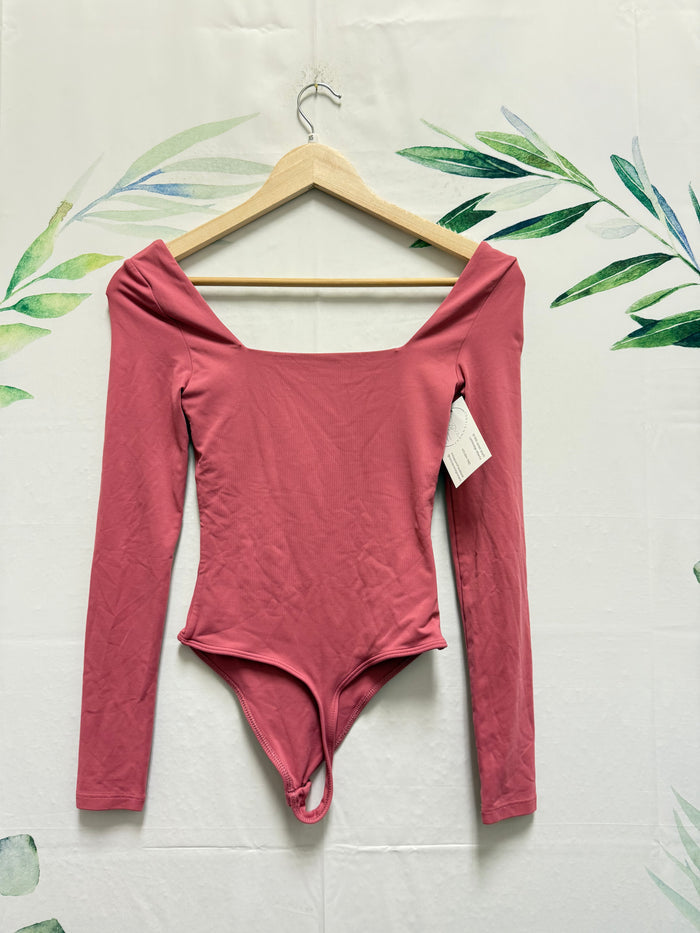 Aritzia Babaton Contour Squareneck Longsleeve Bodysuit (XS)