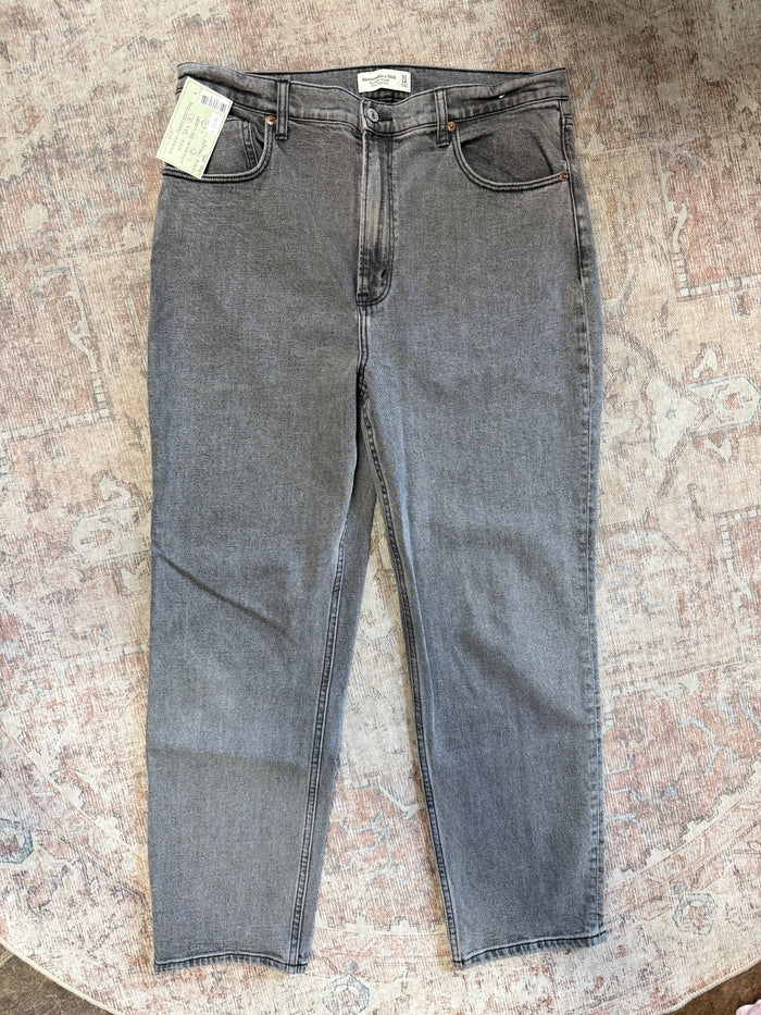 Abercrombie Ankle Straight Ultra HR Jeans (32x30)