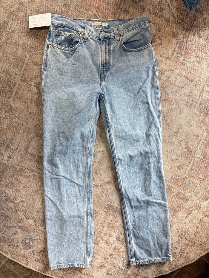Levi’s Low Pro Straight Jeans (27x32)