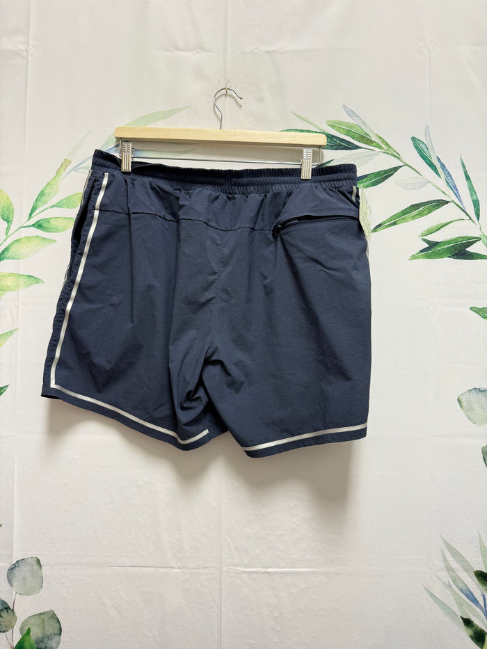 Lululrmon Hybrid Pool Short 7” (XL)