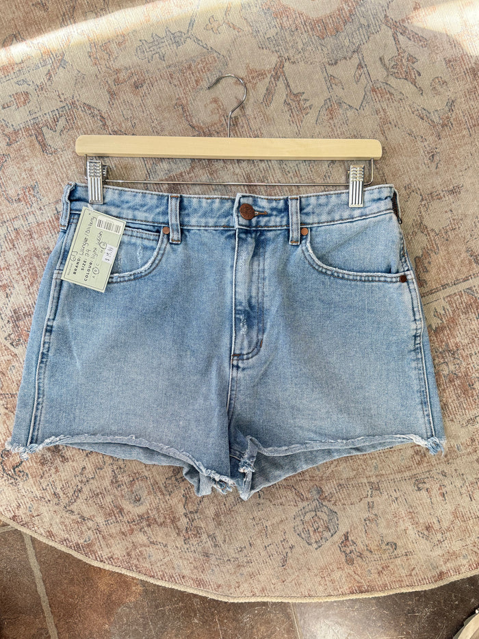 Wrangler X Billabong Cutoff HR Shorts (29)