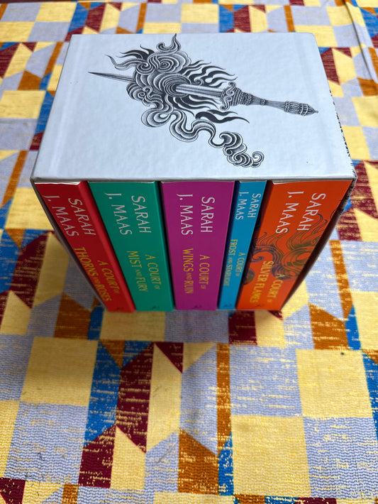 A Court of Thorns and Roses Box Set by Sarah J Maas