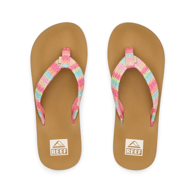 Reef Kids Ahi footbed and strap detail close-up